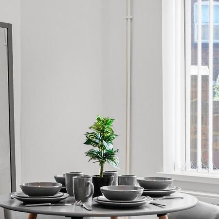 Modern Equipped 4 Bedroom House In Central Stoke-Free Parking Esterno foto