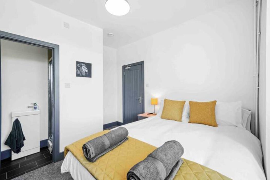 Modern Equipped 4 Bedroom House In Central Stoke-Free Parking Esterno foto