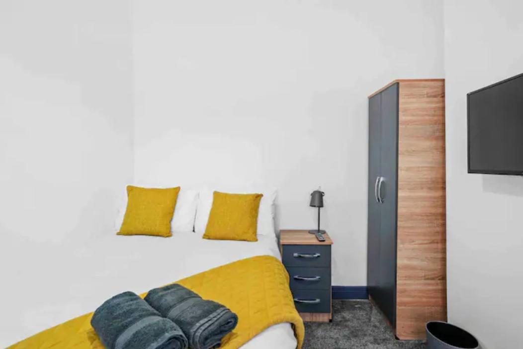 Modern Equipped 4 Bedroom House In Central Stoke-Free Parking Esterno foto