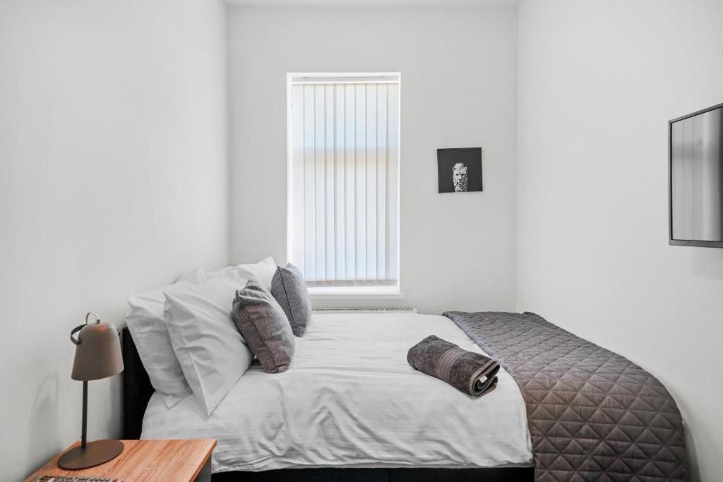 Modern Equipped 4 Bedroom House In Central Stoke-Free Parking Esterno foto