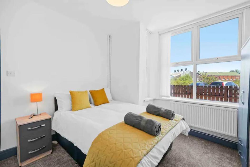 Modern Equipped 4 Bedroom House In Central Stoke-Free Parking Esterno foto